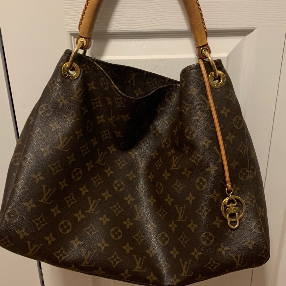 Louis Vuitton Artsy Mm monogram canvas hobo bag with Louis Vuitton dust bag